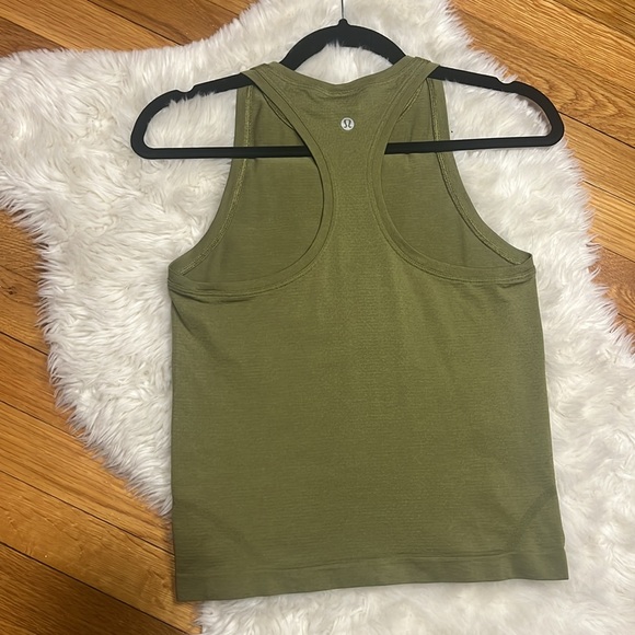 Lululemon Swiftly Tech High-Neck Tank 2.0 Race Length
Bronze Green Size 4 - Picture 4 of 7